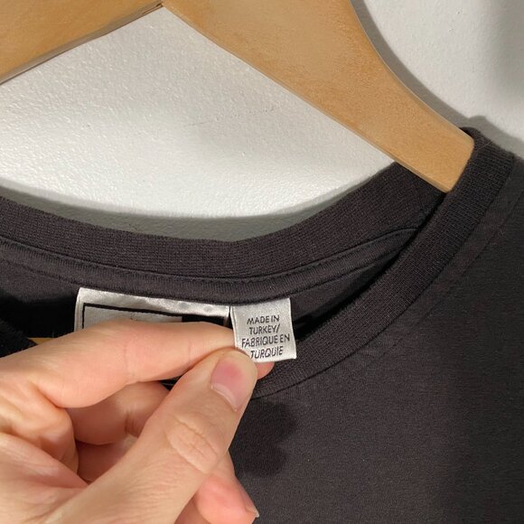 RARE *Original 2003 Banksy Turf War Exhibition Collector Tee by Puma mens size M - Picture 5 of 10